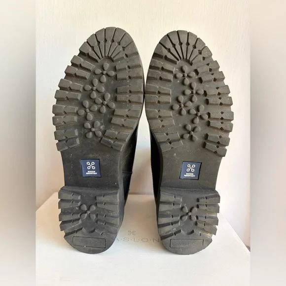 Caslon Miller Black Chelsea Boots - Picture 7 of 10